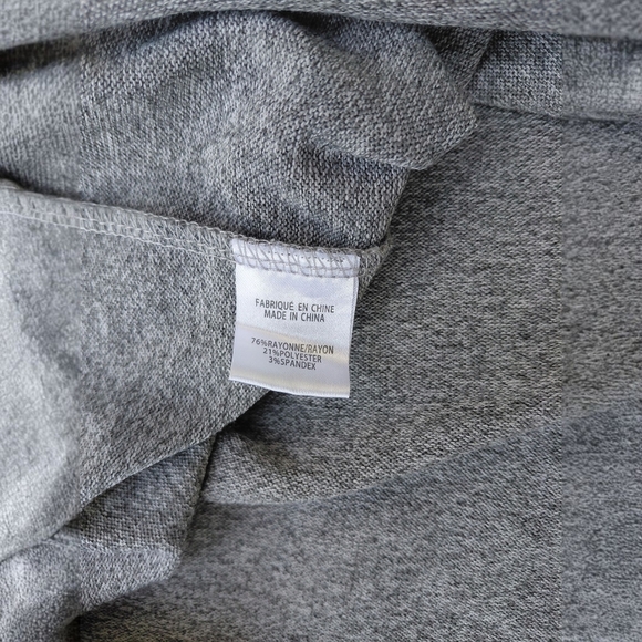 Gray Crew Neck Sweater with Full-Length Sleeves - Picture 6 of 7